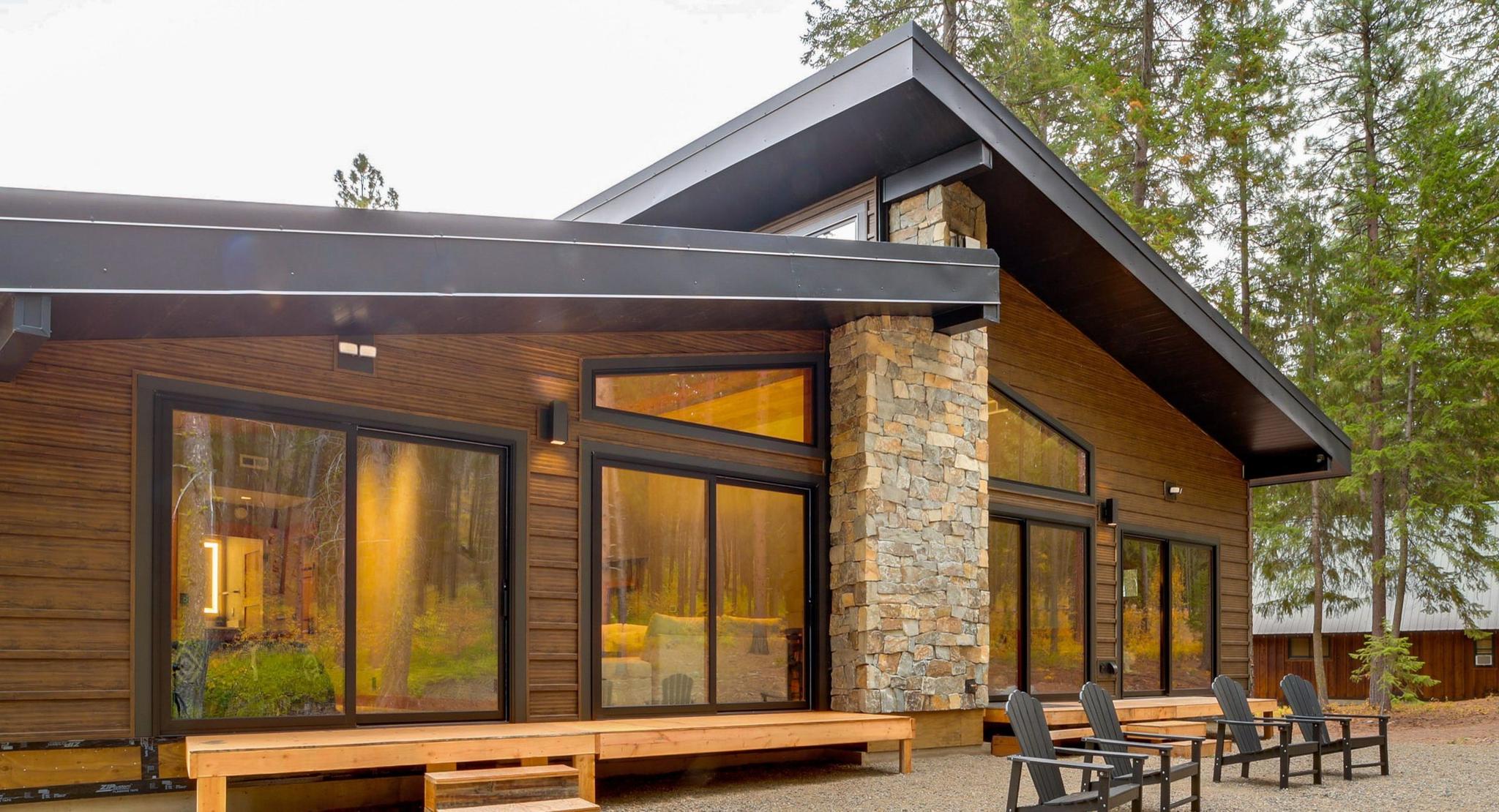 Luxe Mazama Home w/ Sauna & Hot Tub